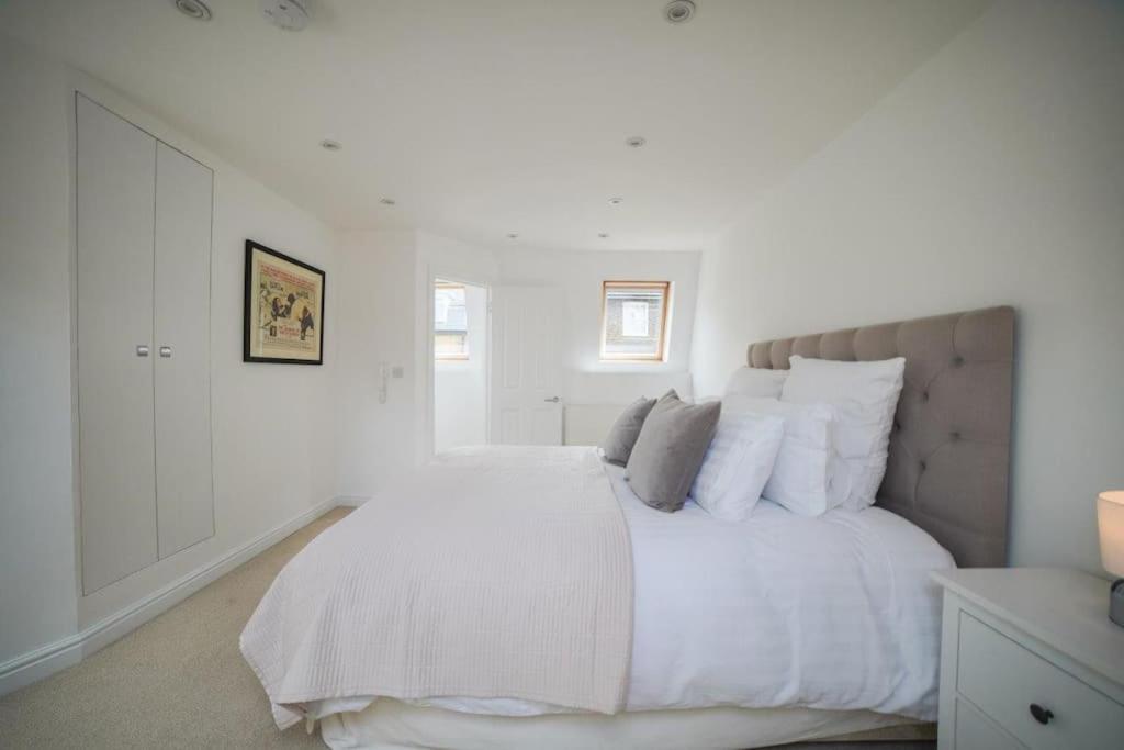 The Prestigious Residence with Modern Elegance