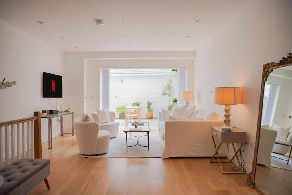 The Prestigious Residence with Modern Elegance