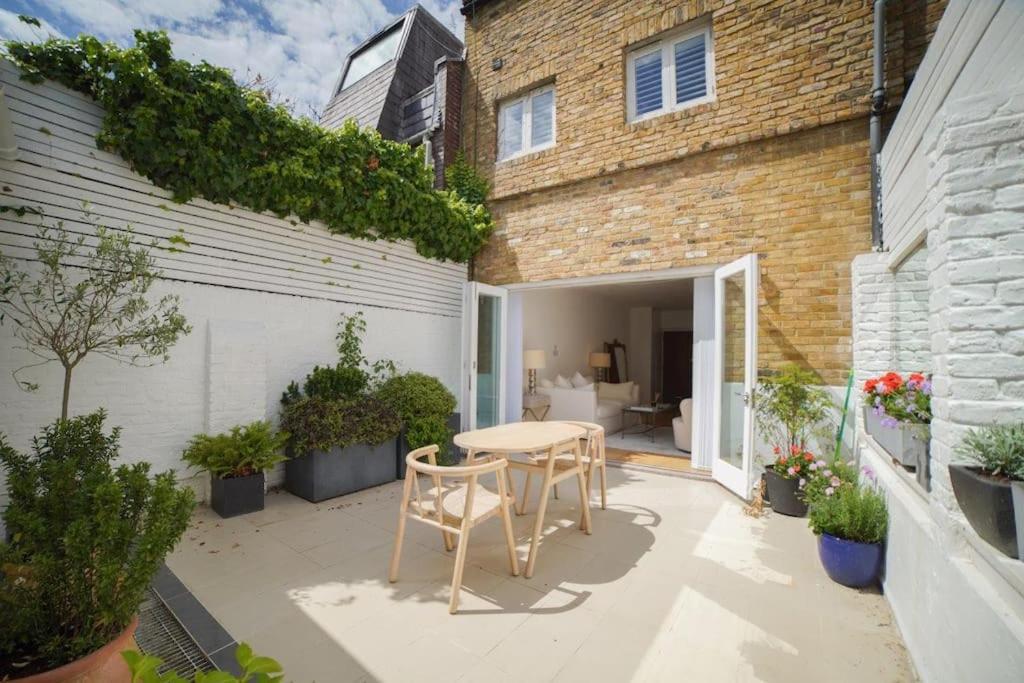 The Prestigious Residence with Modern Elegance