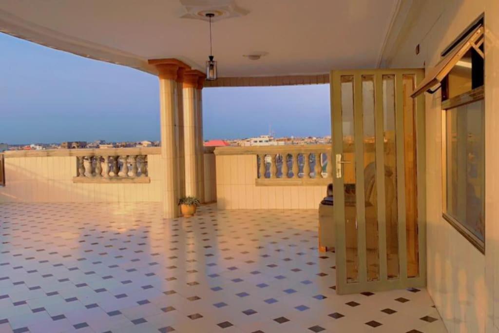 Appartement d'une chambre salon seul au 3 eme avec un grand balcon personnel