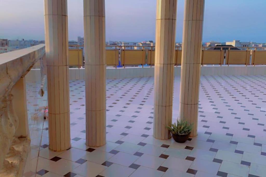 Appartement d'une chambre salon seul au 3 eme avec un grand balcon personnel