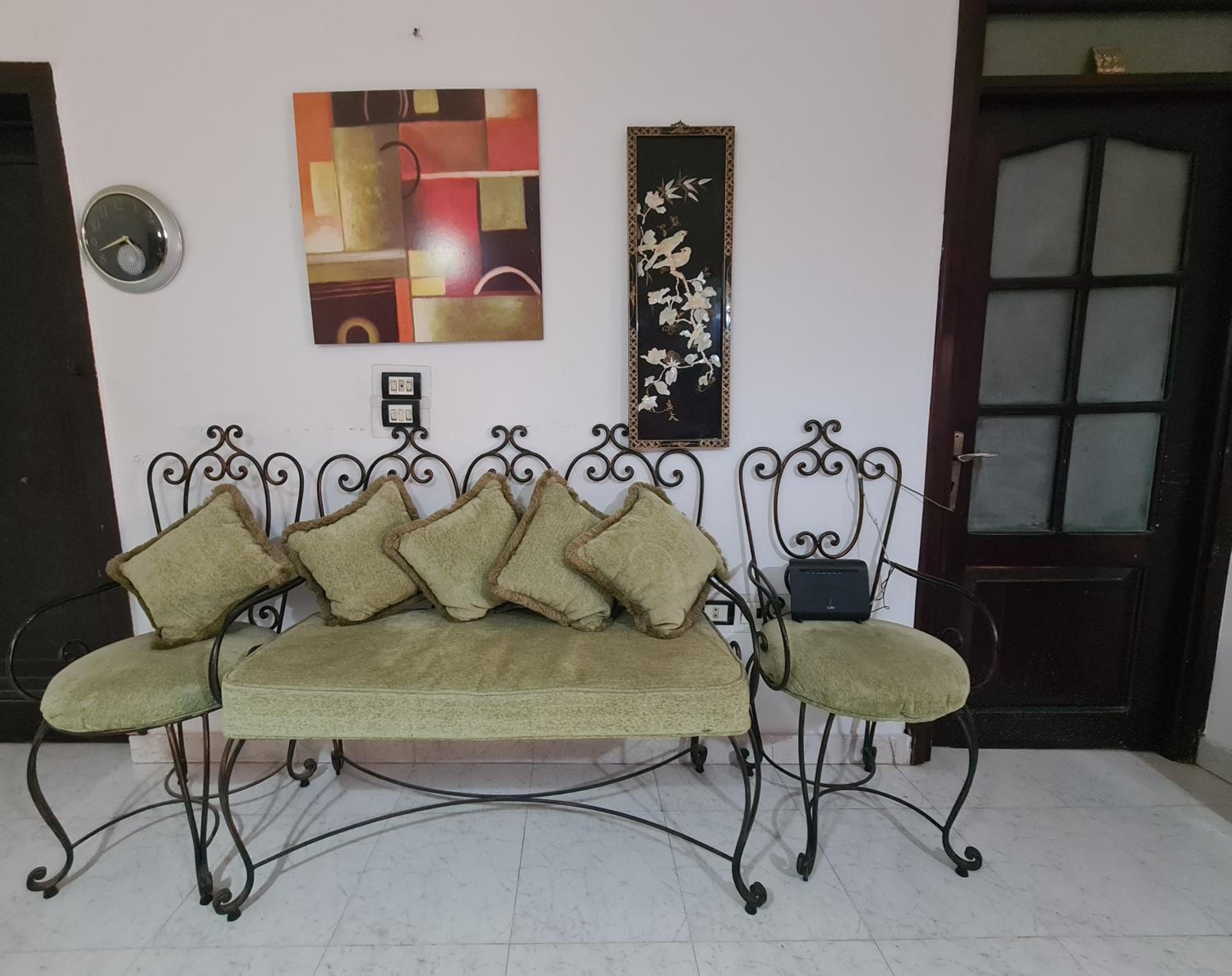 apartment luxury fully furnished close to hospital and Auc