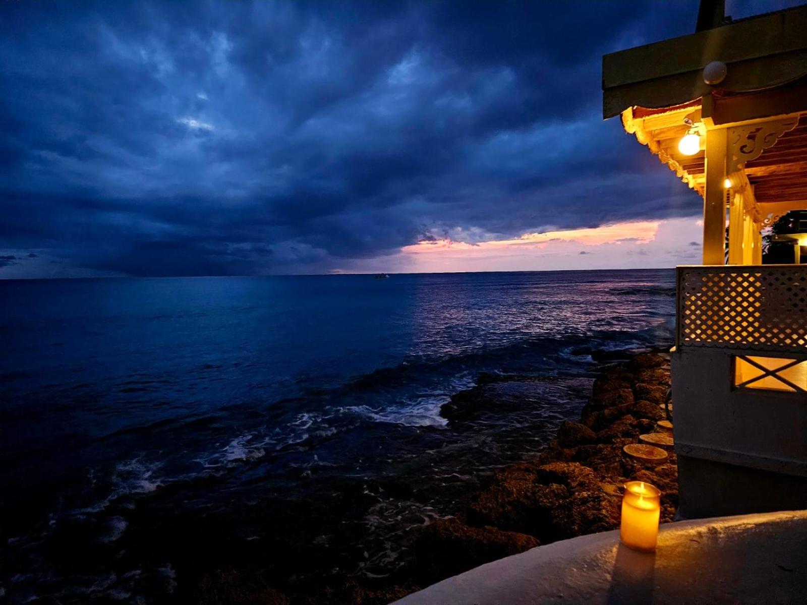 Purple Rain - Direct Seaviews, 2 Bedroom, 2 Bathroom, 3 Terrace Beachfront Bliss