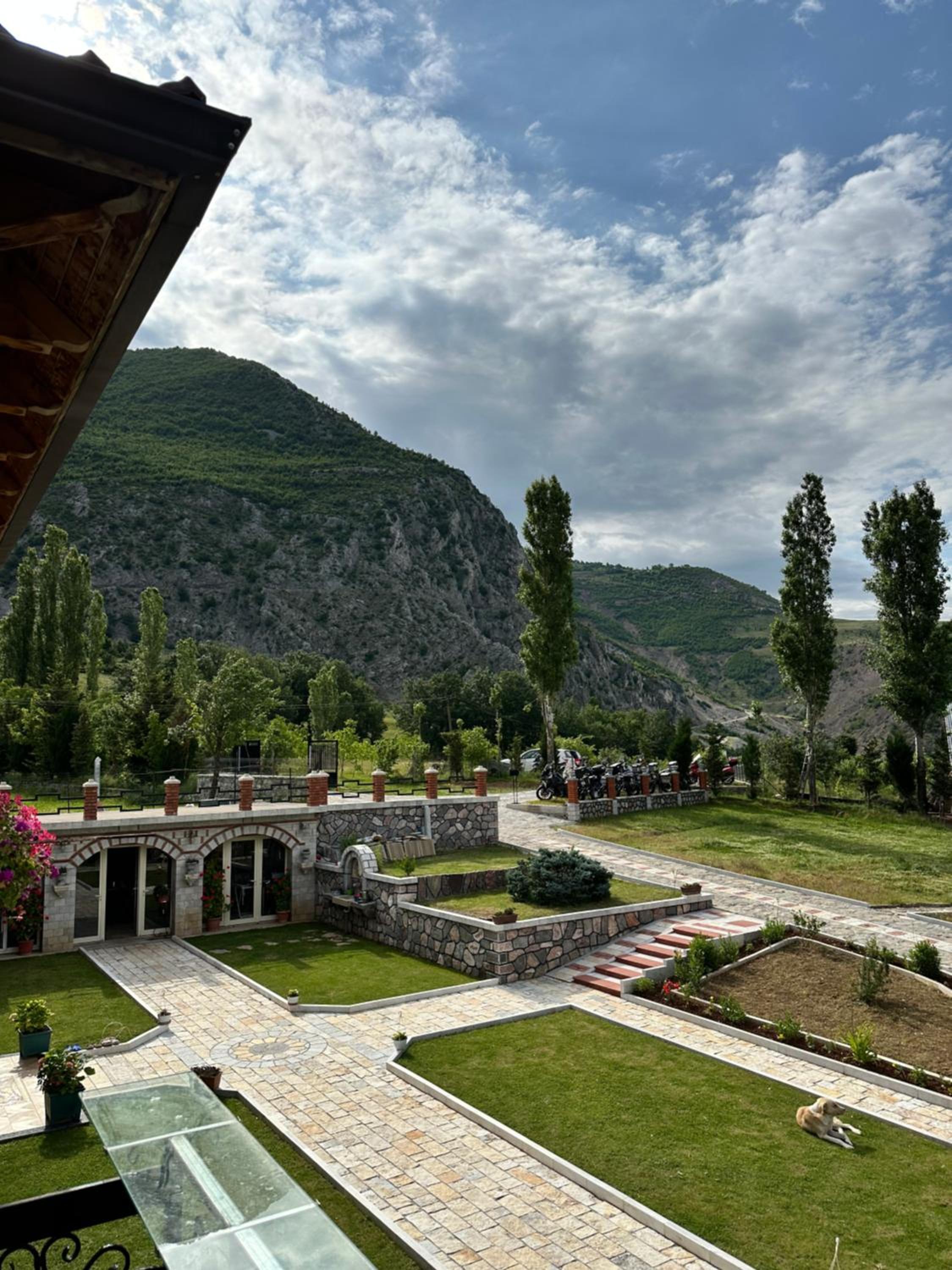 Bujtina Gjana