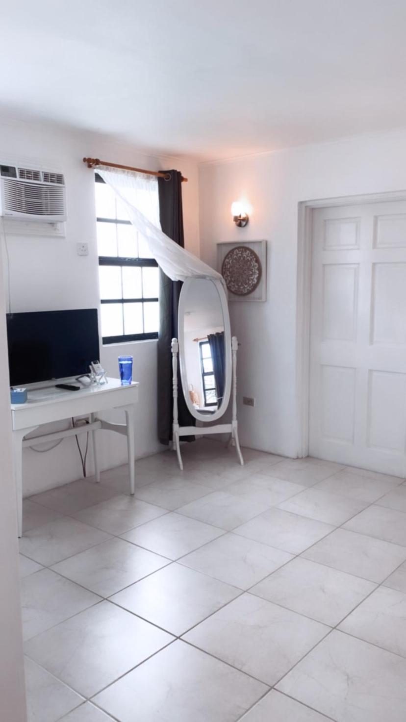 Purple Rain - Direct Seaviews, 2 Bedroom, 2 Bathroom, 3 Terrace Beachfront Bliss