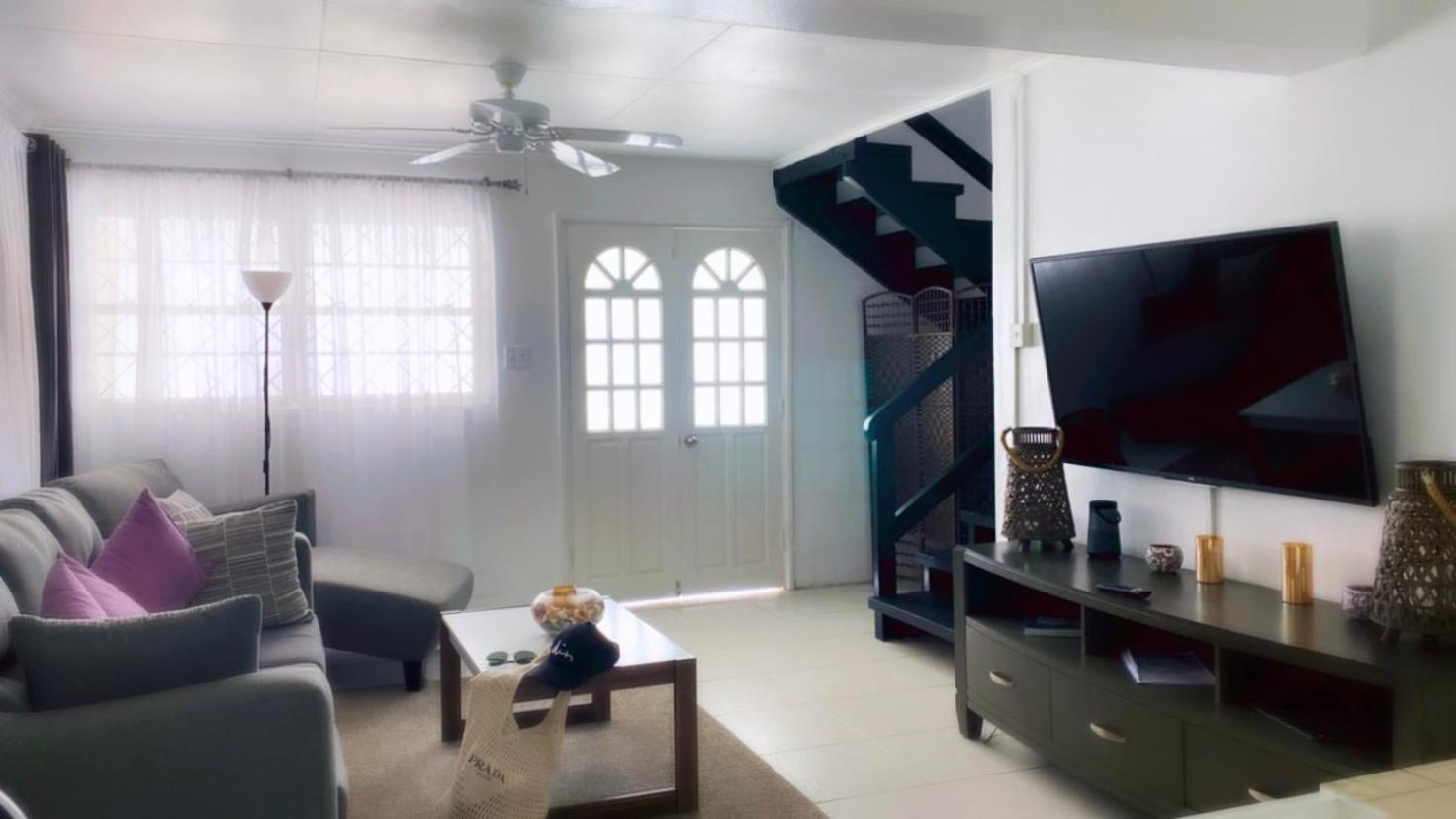 Purple Rain - Direct Seaviews, 2 Bedroom, 2 Bathroom, 3 Terrace Beachfront Bliss