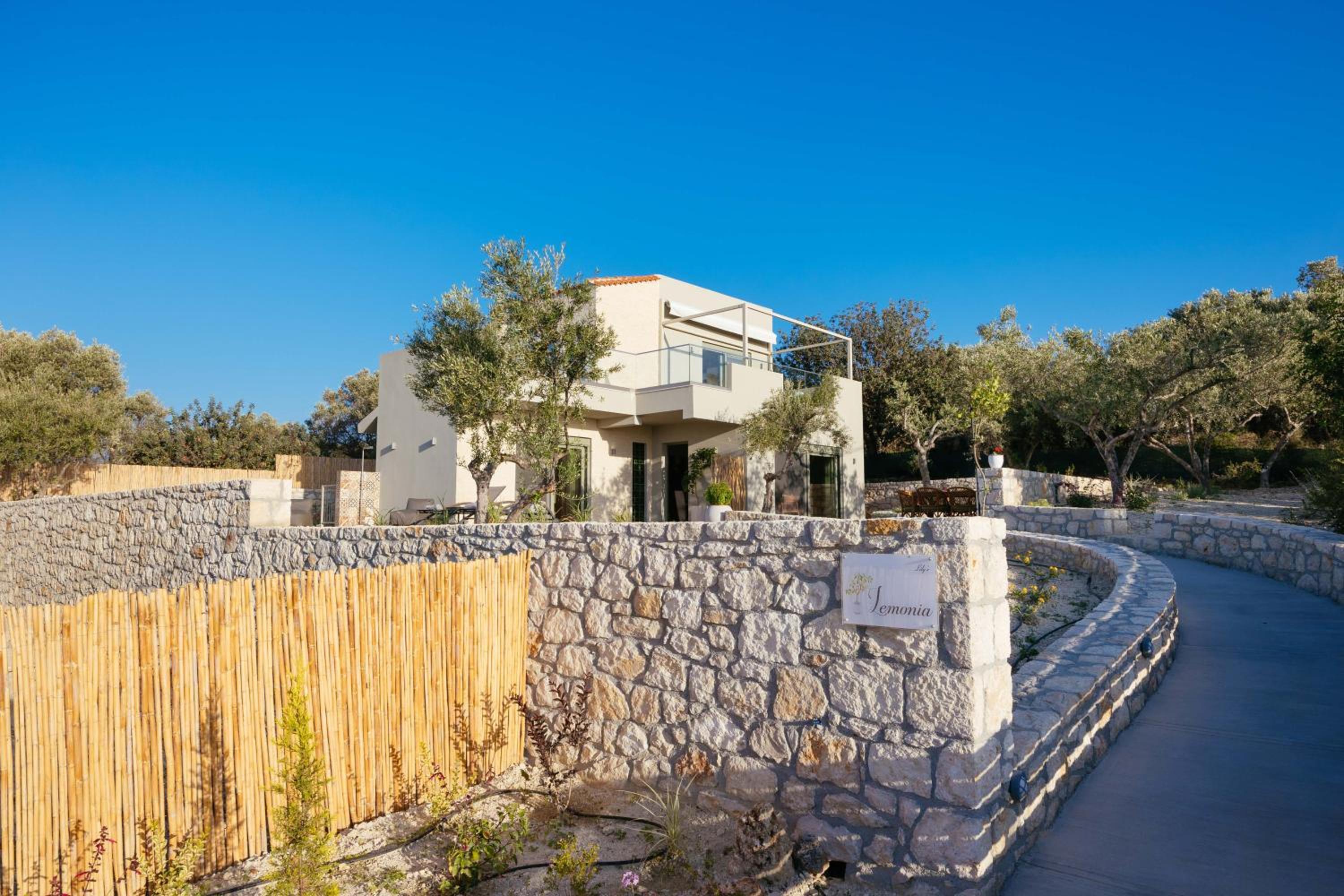 LILY'S VILLA LEMONIA view 4