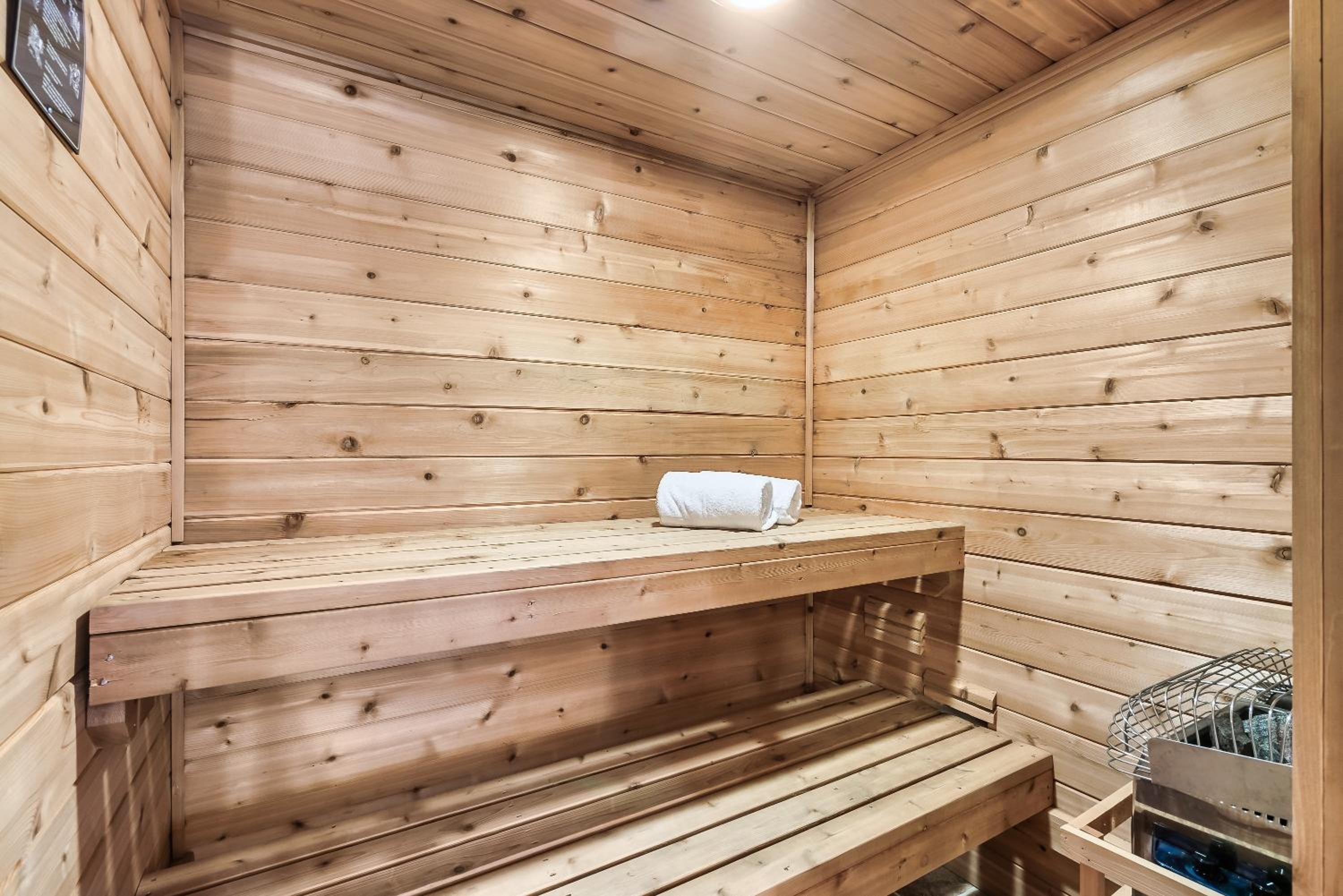 Magnificent Views Cabin! Summer and Fall Specials! view 2