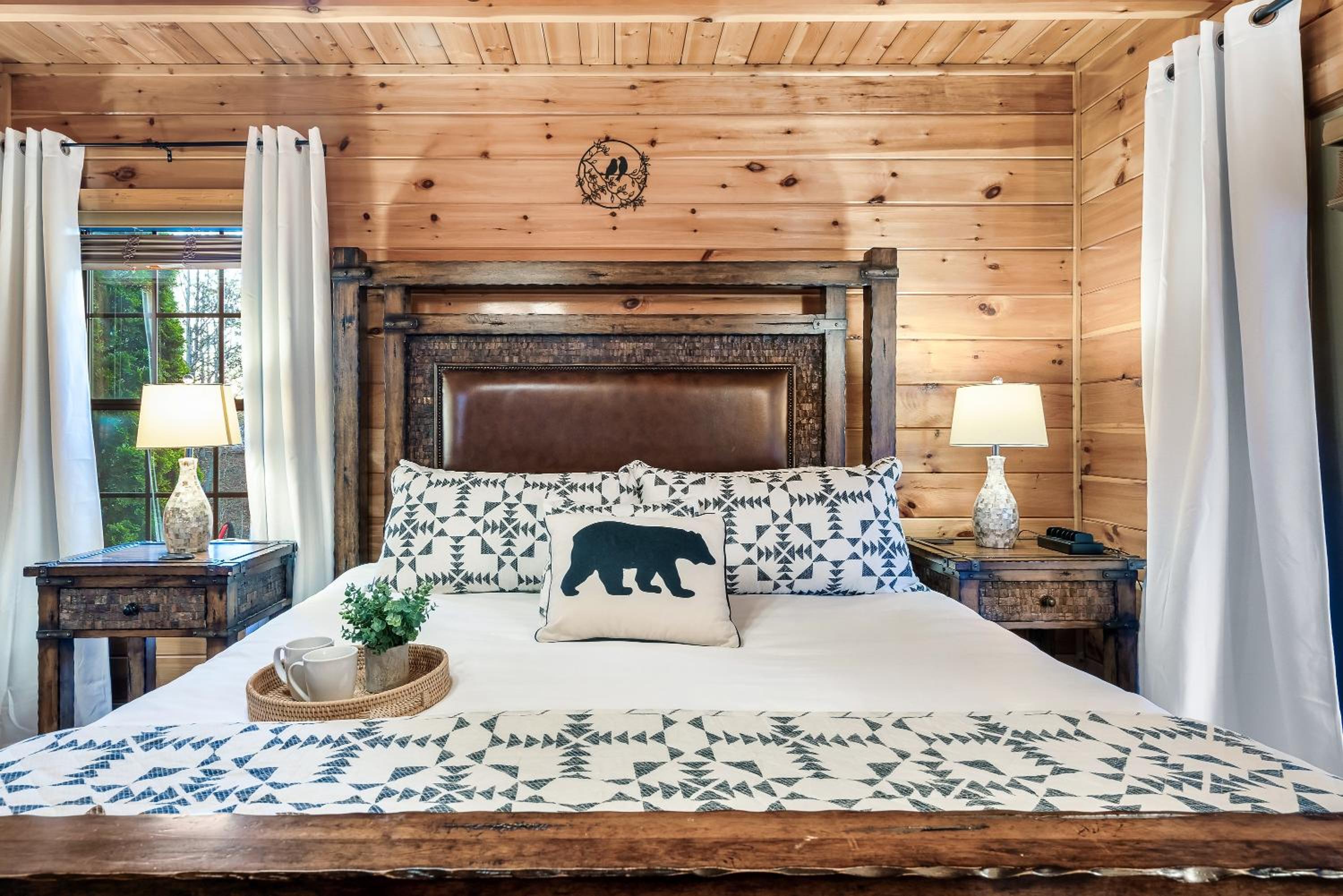 Magnificent Views Cabin! Summer and Fall Specials! view 4