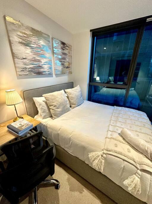 Melbourne Central 2BR Sanctuary