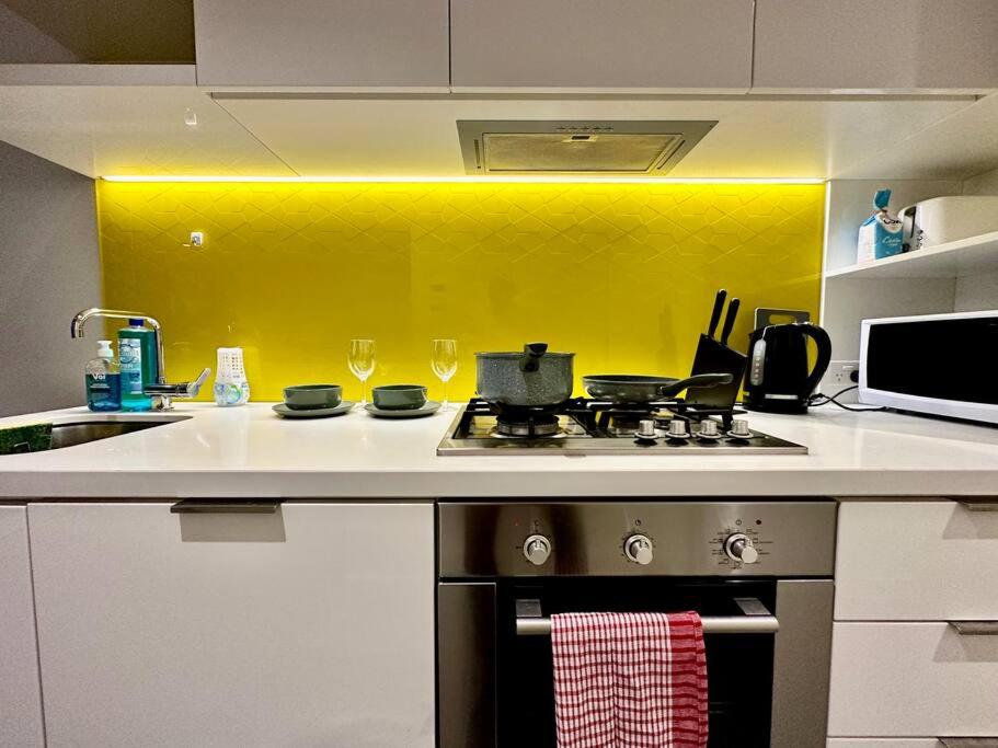 Melbourne Central 2BR Sanctuary