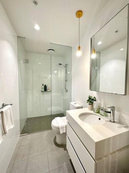 Melbourne Central 2BR Sanctuary