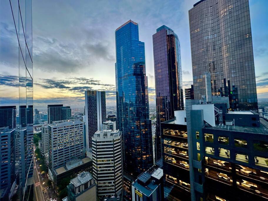 Melbourne Central 2BR Sanctuary