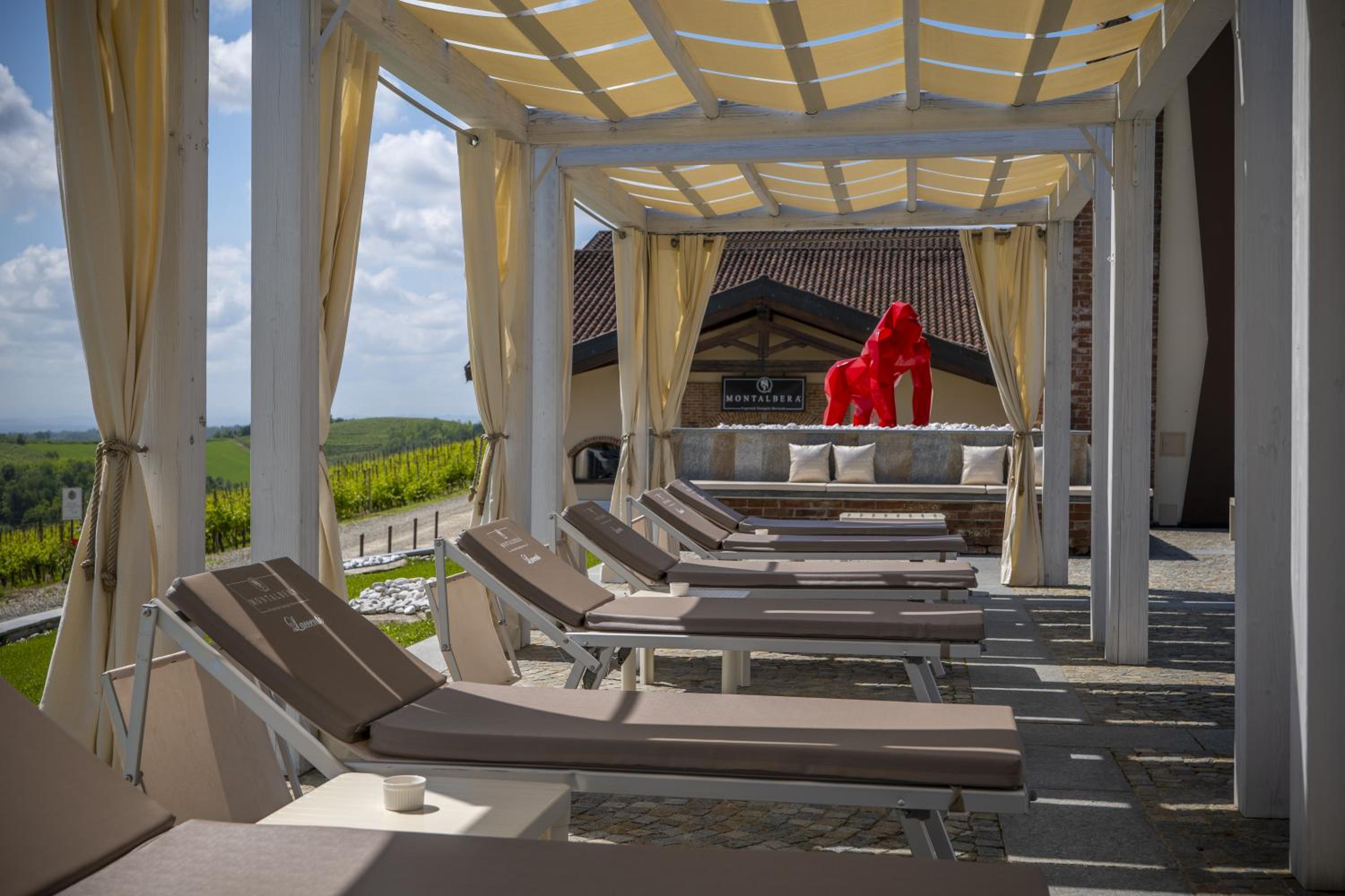 Montalbera Wine Suites view 3