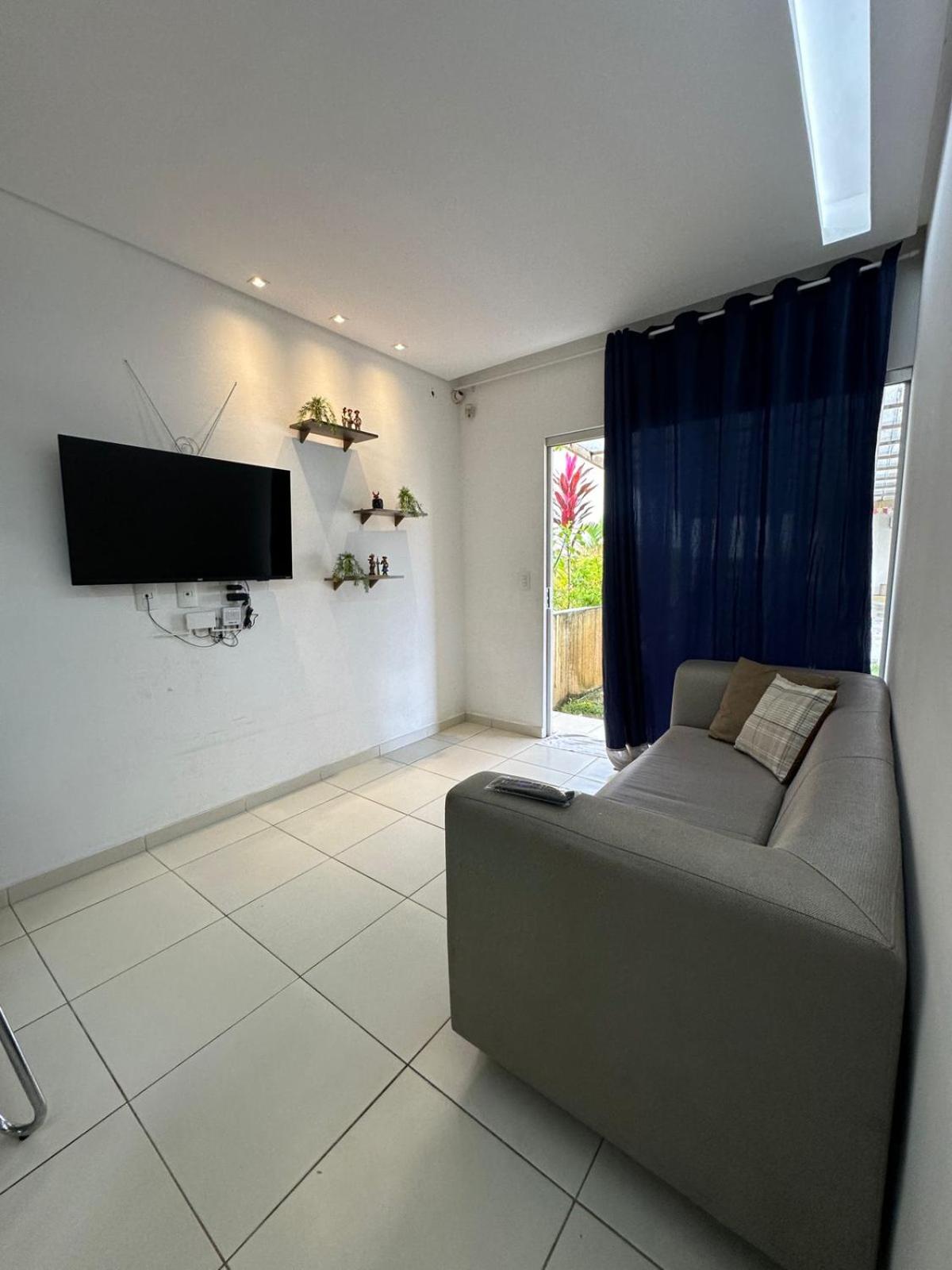 Apartamento Cond Leão Dourado 01