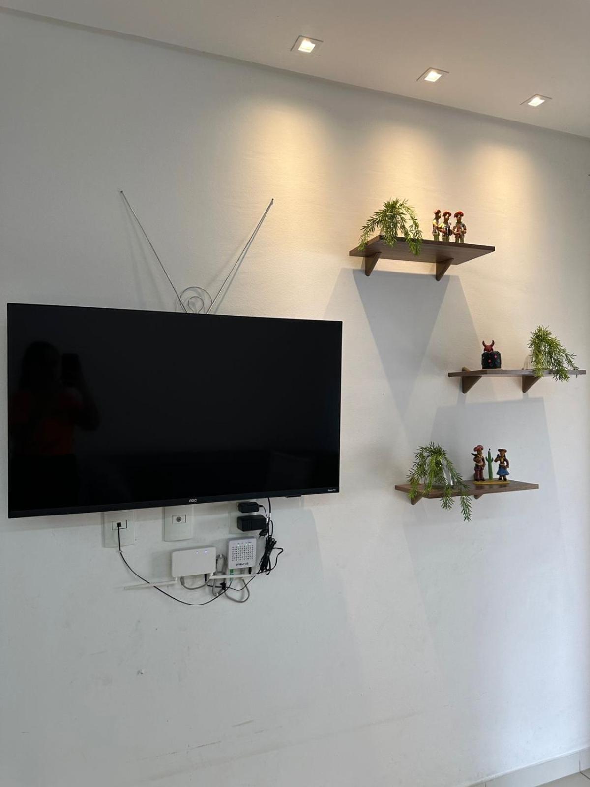Apartamento Cond Leão Dourado 01