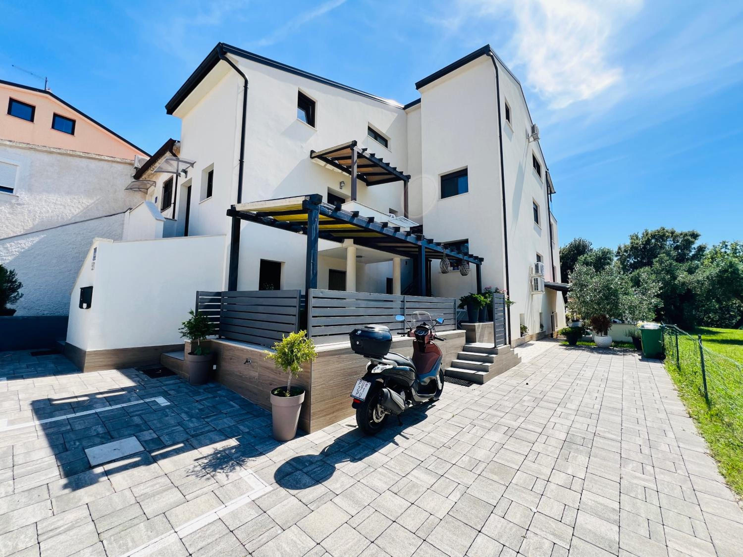 Hotel Apartments Ivanisevic - Image 1