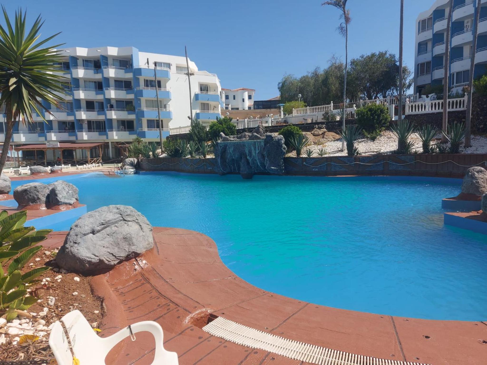 Sunny Studio with big pool