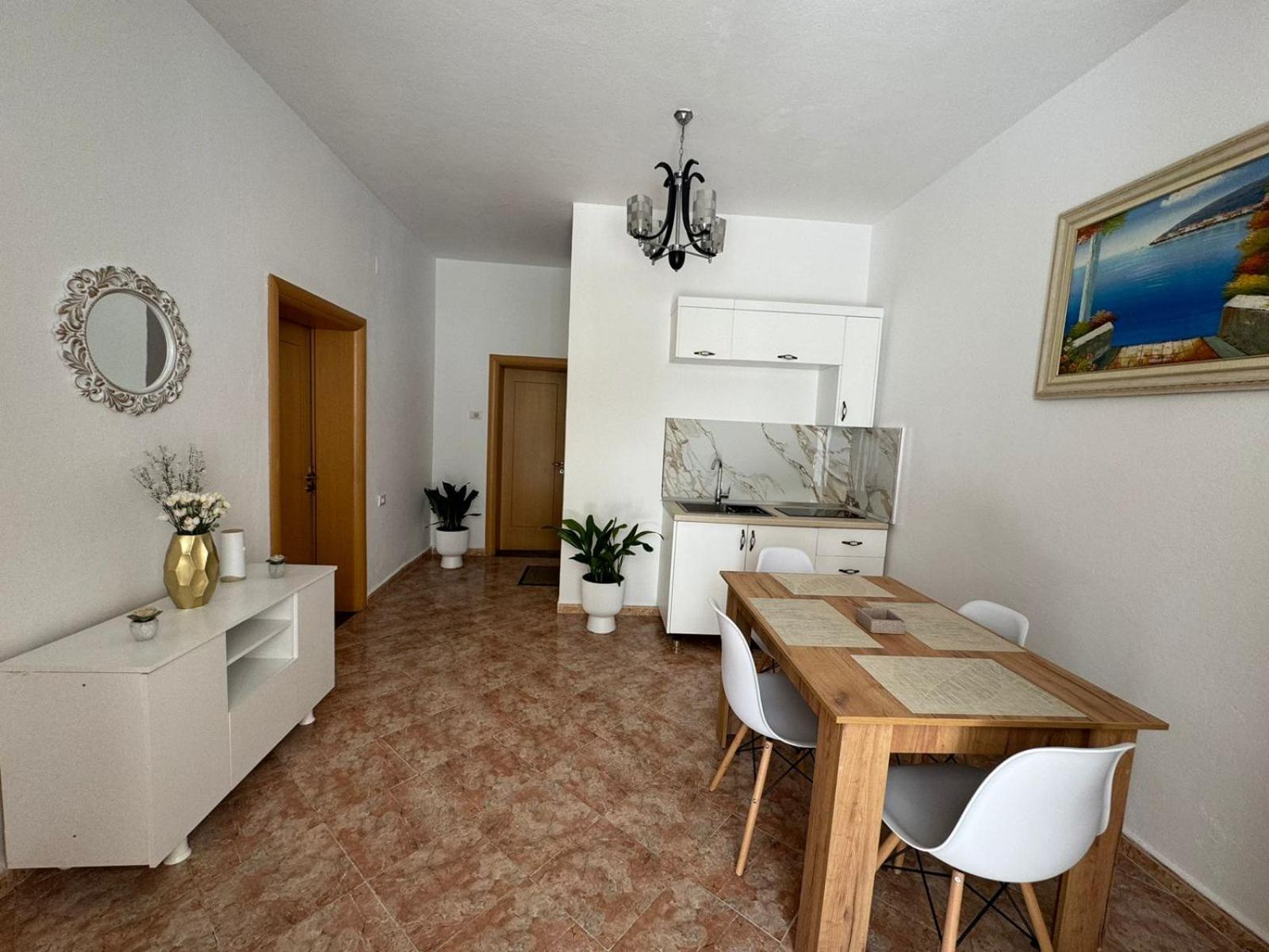 Villa Kurti