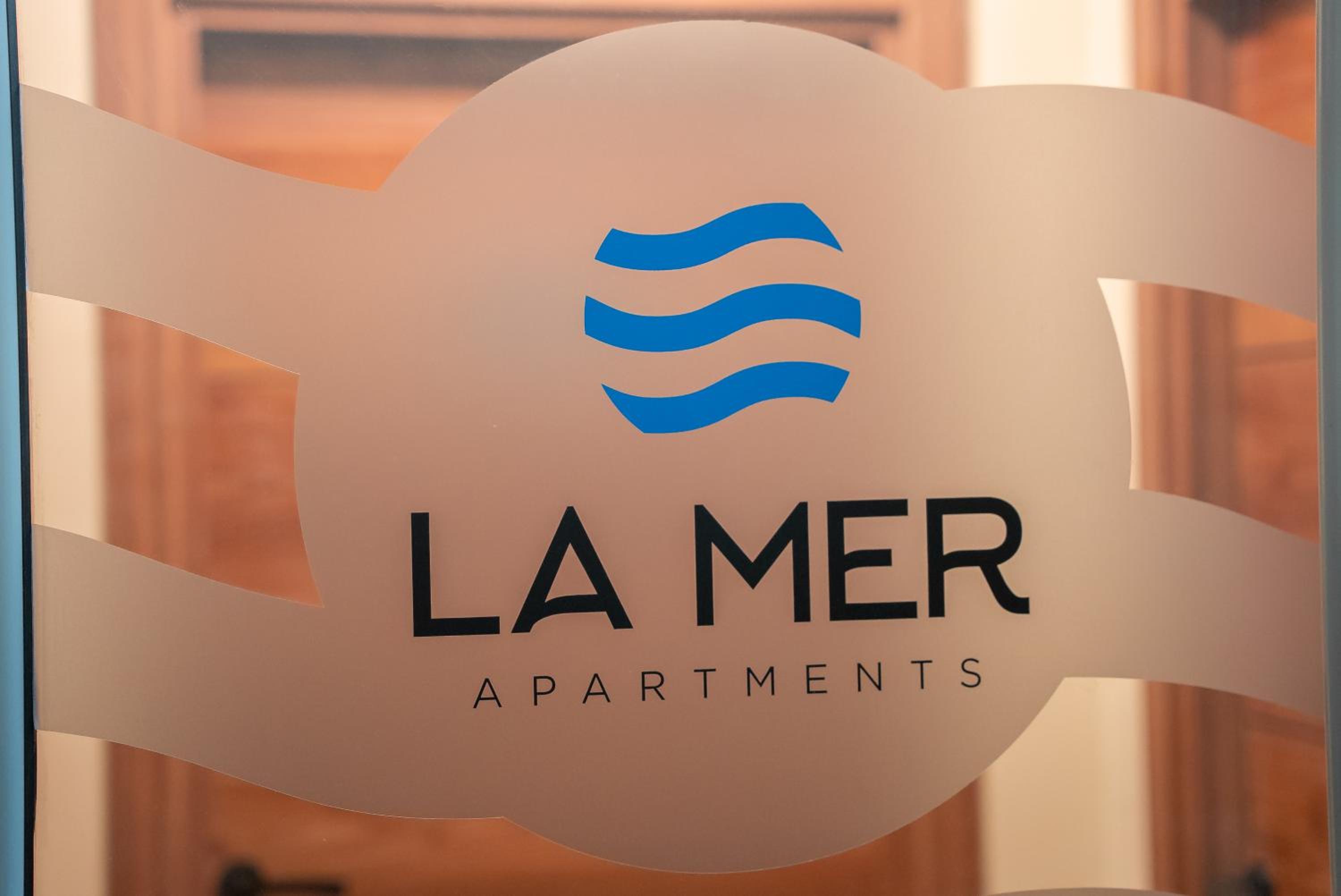 La Mer Apartments view 5