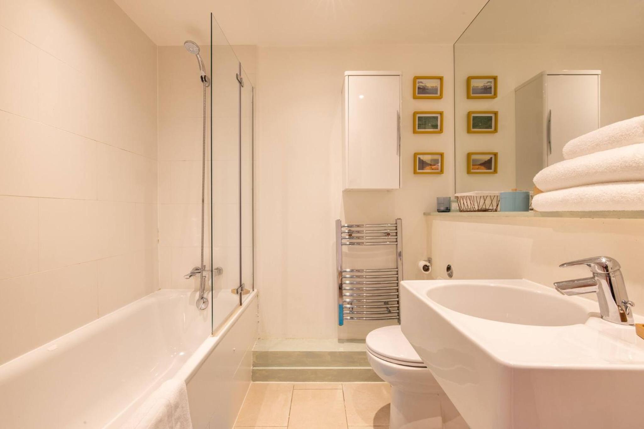 Wild Roses Serviced Apartments - City Airport