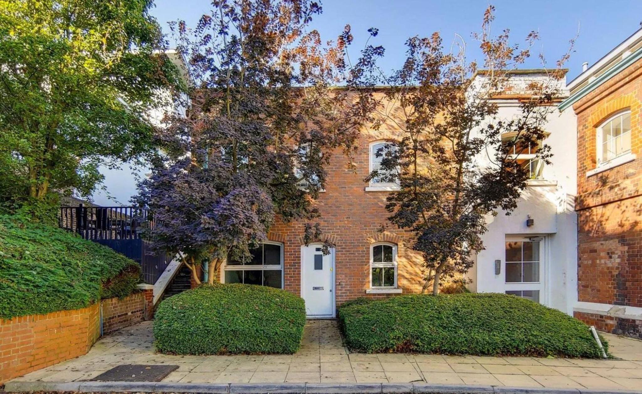 Wild Roses Serviced Apartments - City Airport