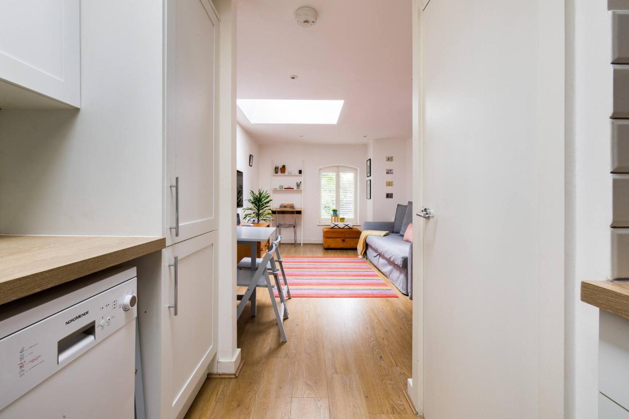 Wild Roses Serviced Apartments - City Airport