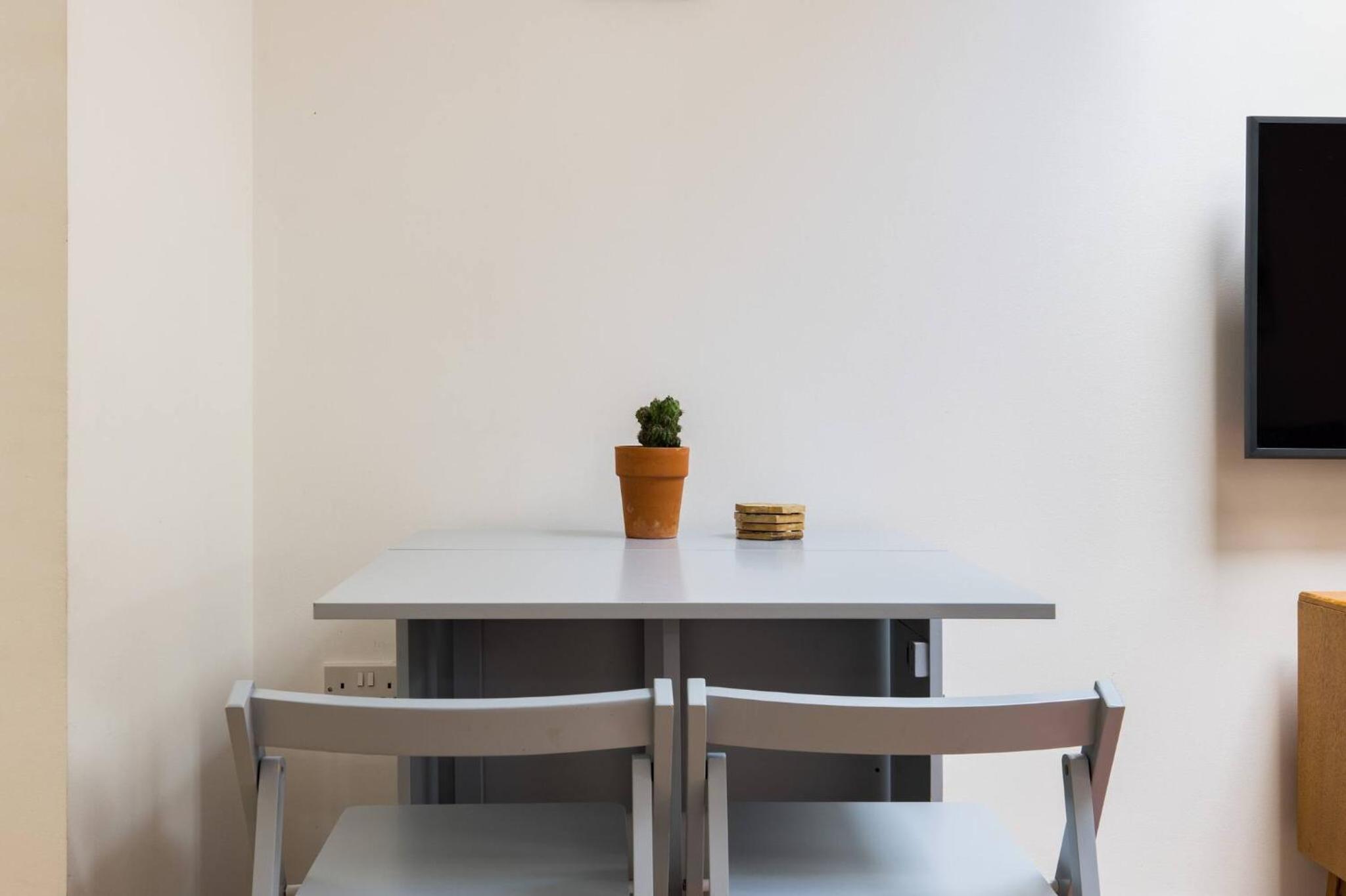 Wild Roses Serviced Apartments - City Airport