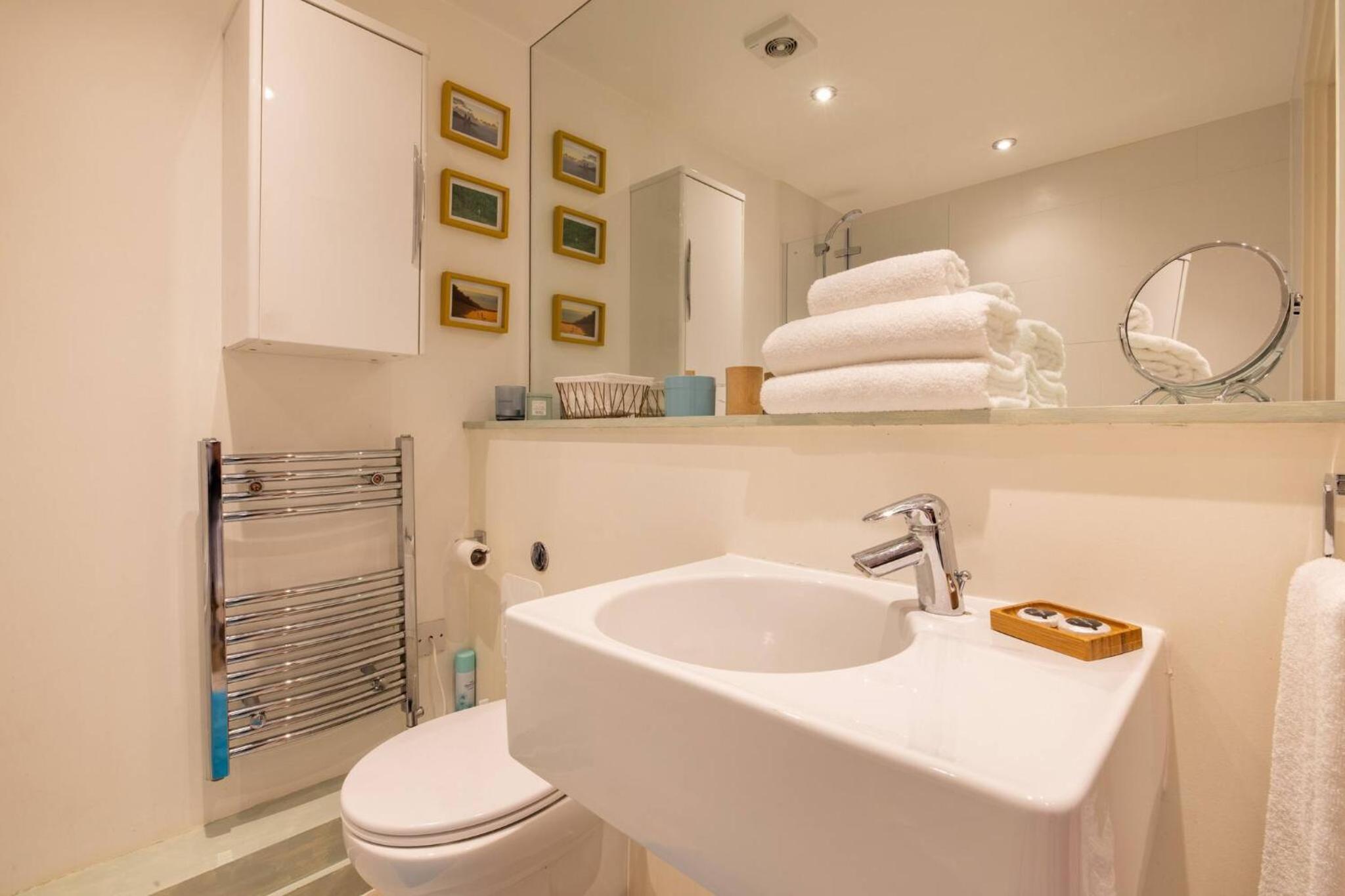 Wild Roses Serviced Apartments - City Airport