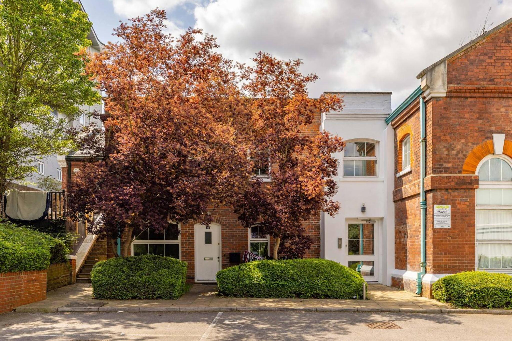 Wild Roses Serviced Apartments - City Airport