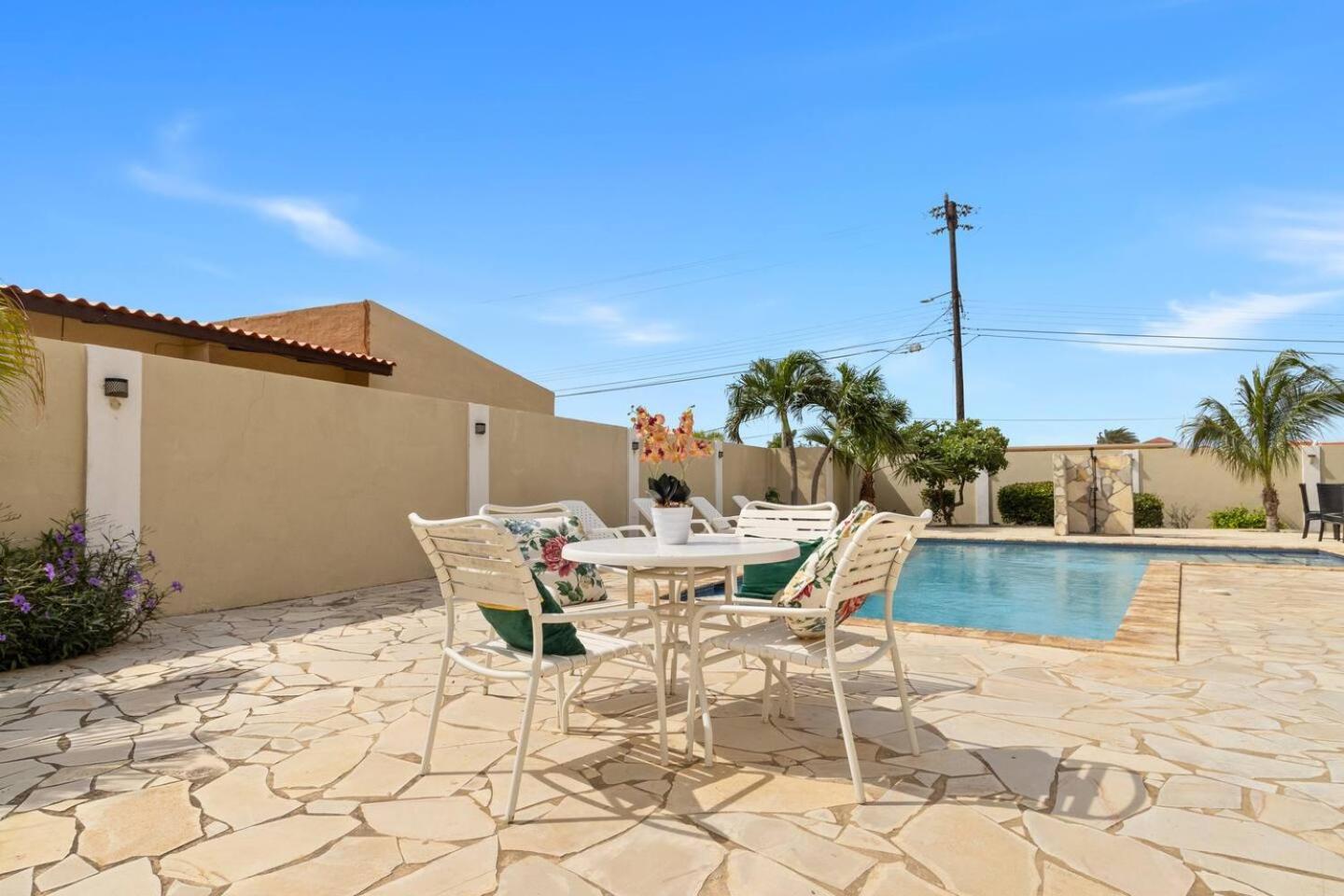 Casa Salty Sea Breeze 4mins To Palm Beach
