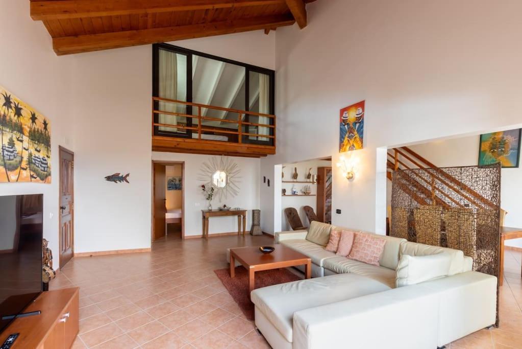 Porto Antigo 1 - Three bedroom, pool & wifi