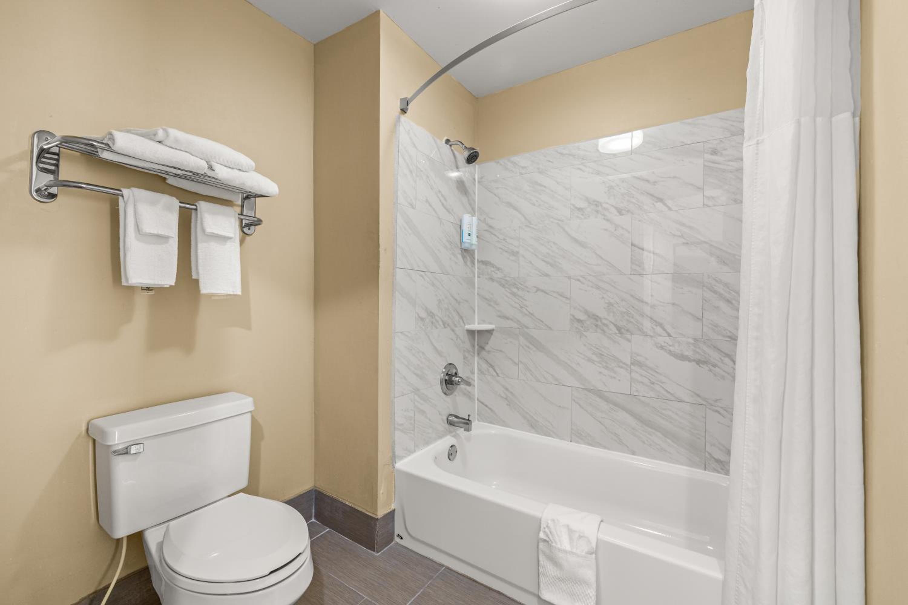 Lake City Vacations - Quality Inn Lake City - Property Image 19