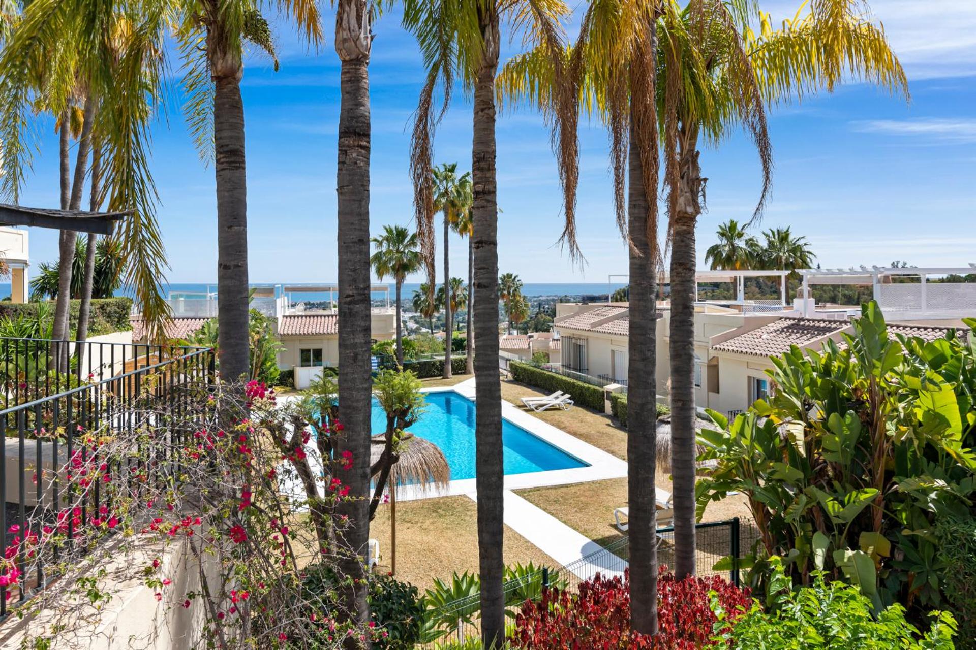 Hotel La Quinta Hills - Modern Andalusian-style home with rooftop Terrace - Image 1