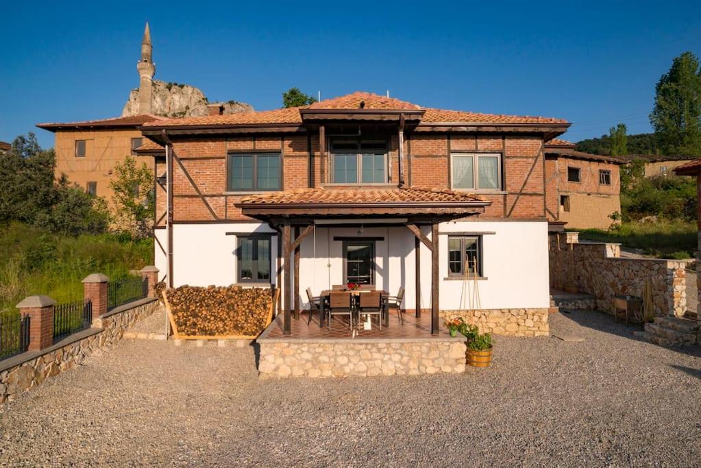 Enjoy the stunning lake view at Korpus Guest House view 5