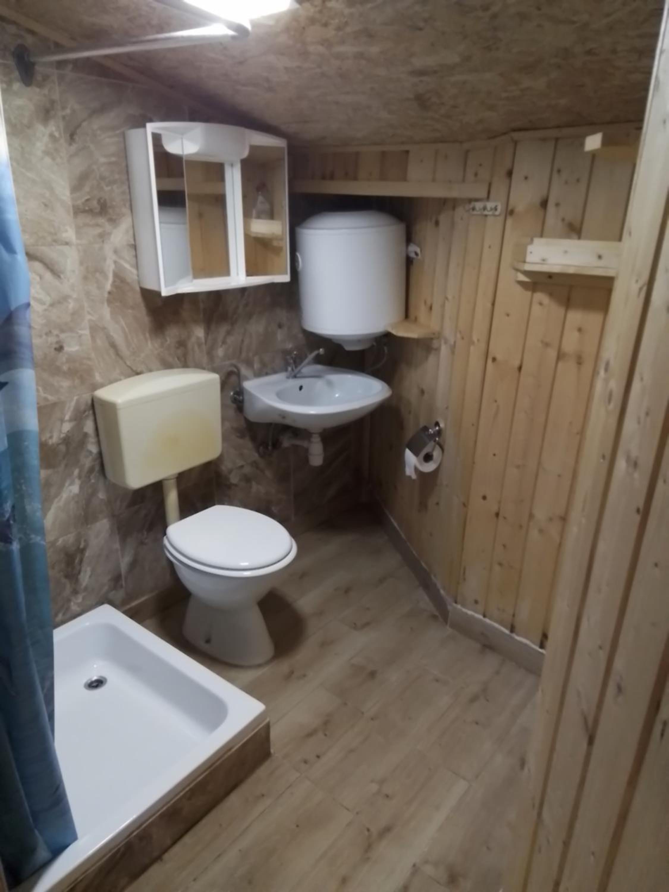 Kamp hiška Jutro view 3