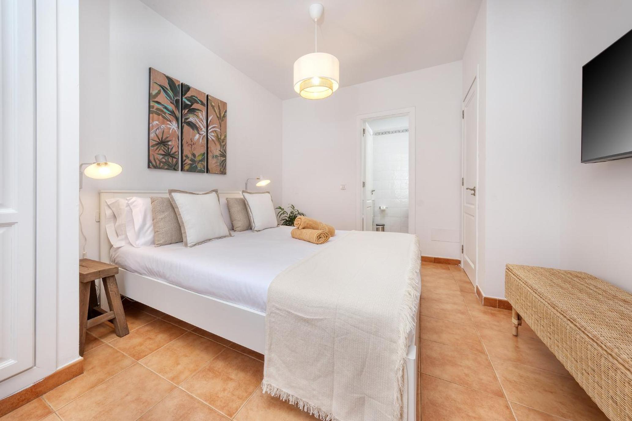Villa Malolo - Private Pool and Jacuzzi By Lanzarote Vacation Homes