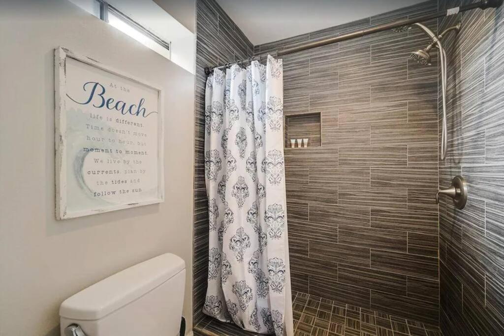 Cozy Family Condo - Newly Renovated on Siesta Key! view 3