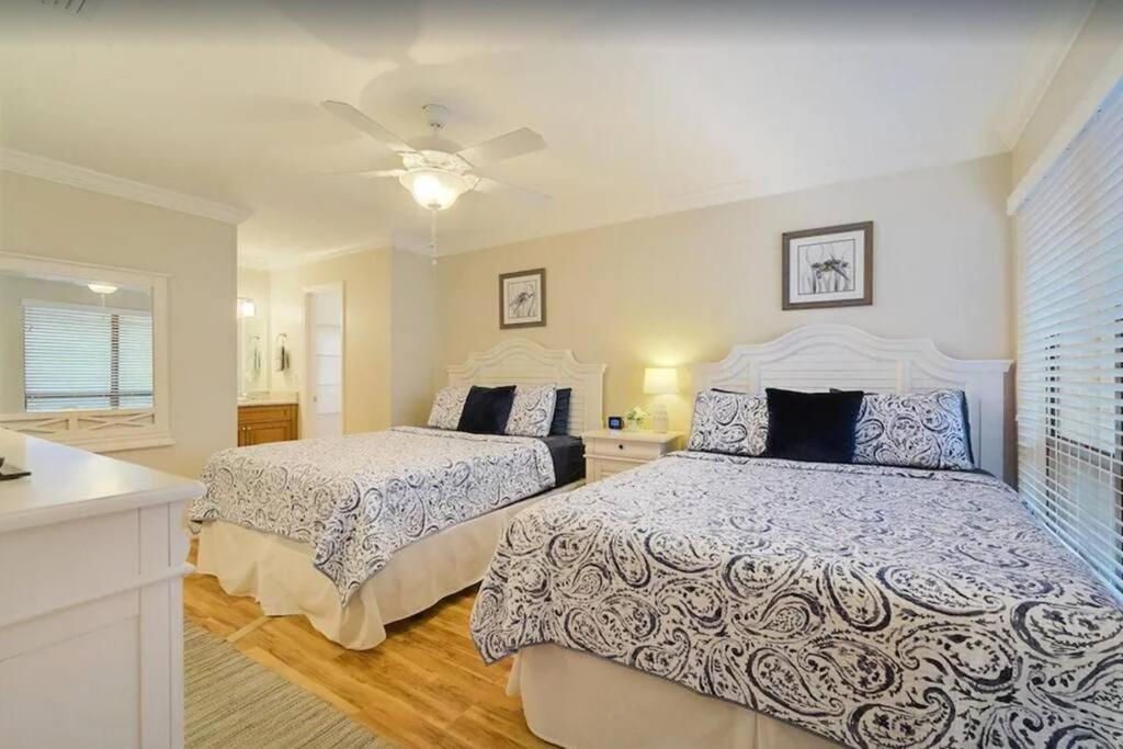 Cozy Family Condo - Newly Renovated on Siesta Key! view 4
