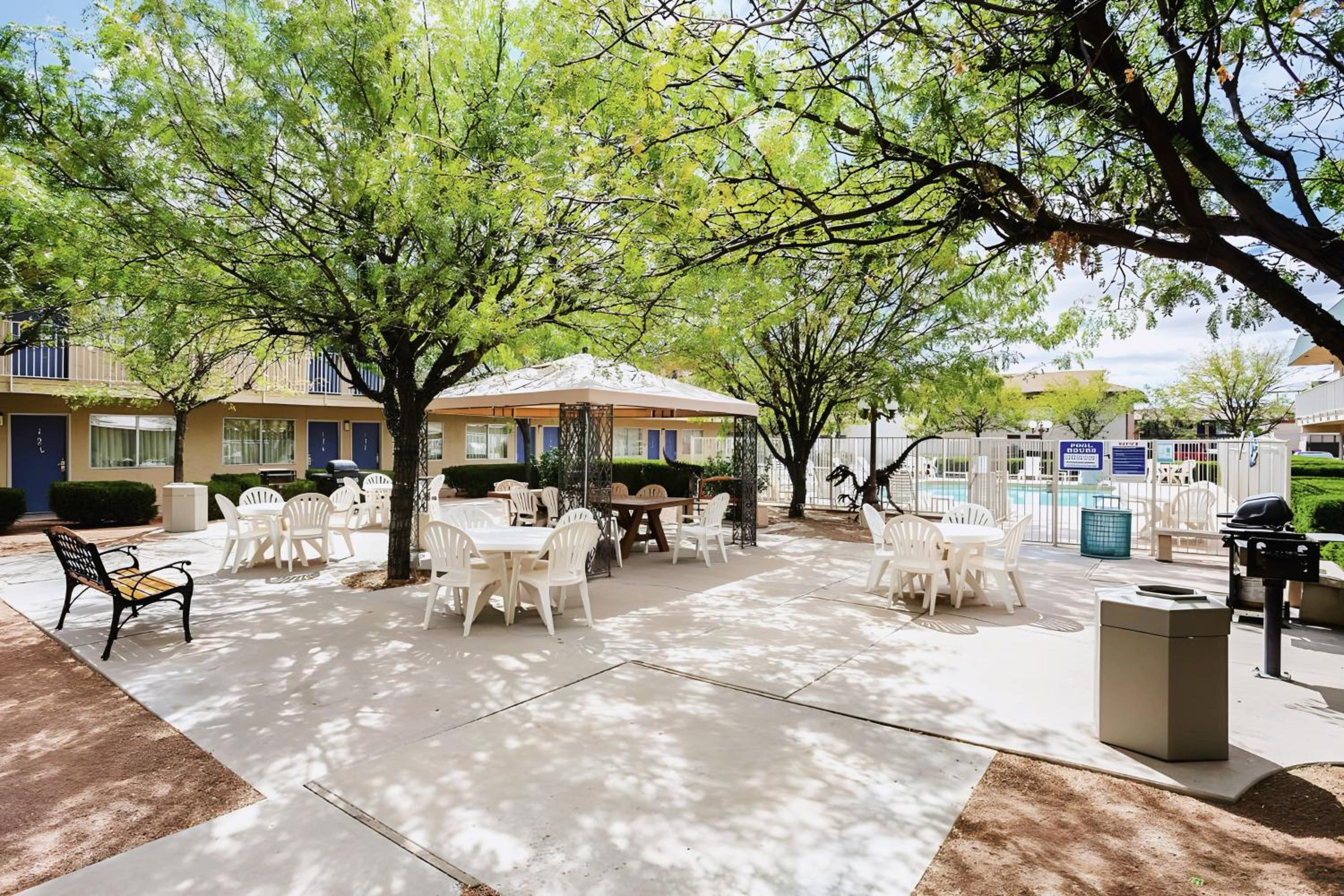 Holbrook Vacations - Motel 6-Holbrook, AZ - Property Image 3