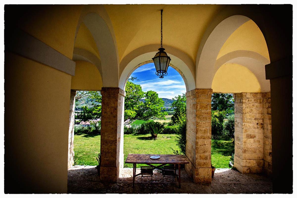 Exclusive Apartment-1844s Frescoes- Centuries old park- Peacocks- Villa Mastrangelo view 3