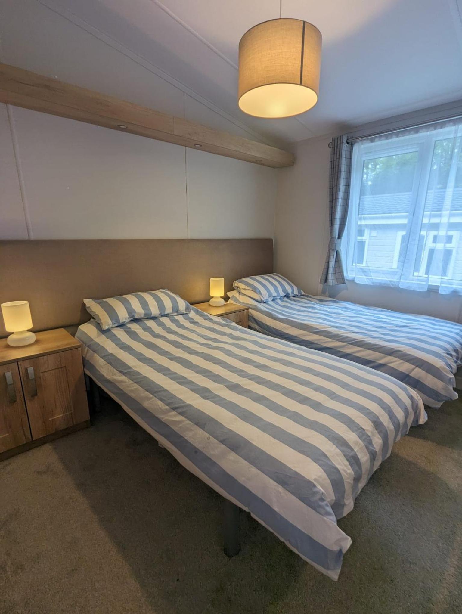 LUXURY STUNNING SENSATION LODGE ON 5 STAR SHOREFIELD COUNTRY PARK New Forest ENTERTAINMENT AND LEISURE PASSES INCLUDED view 5