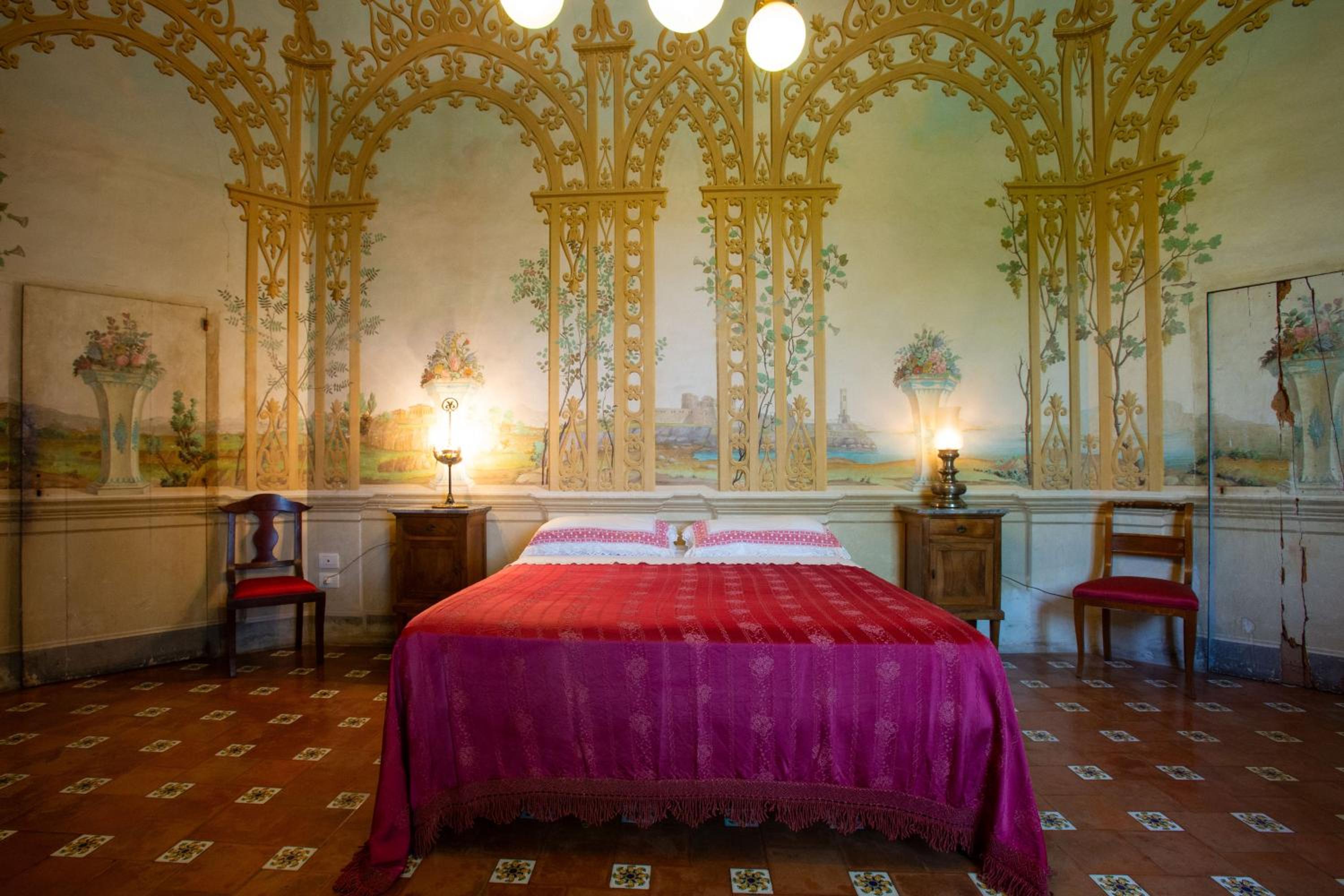 Exclusive Apartment-1844s Frescoes- Centuries old park- Peacocks- Villa Mastrangelo view 5