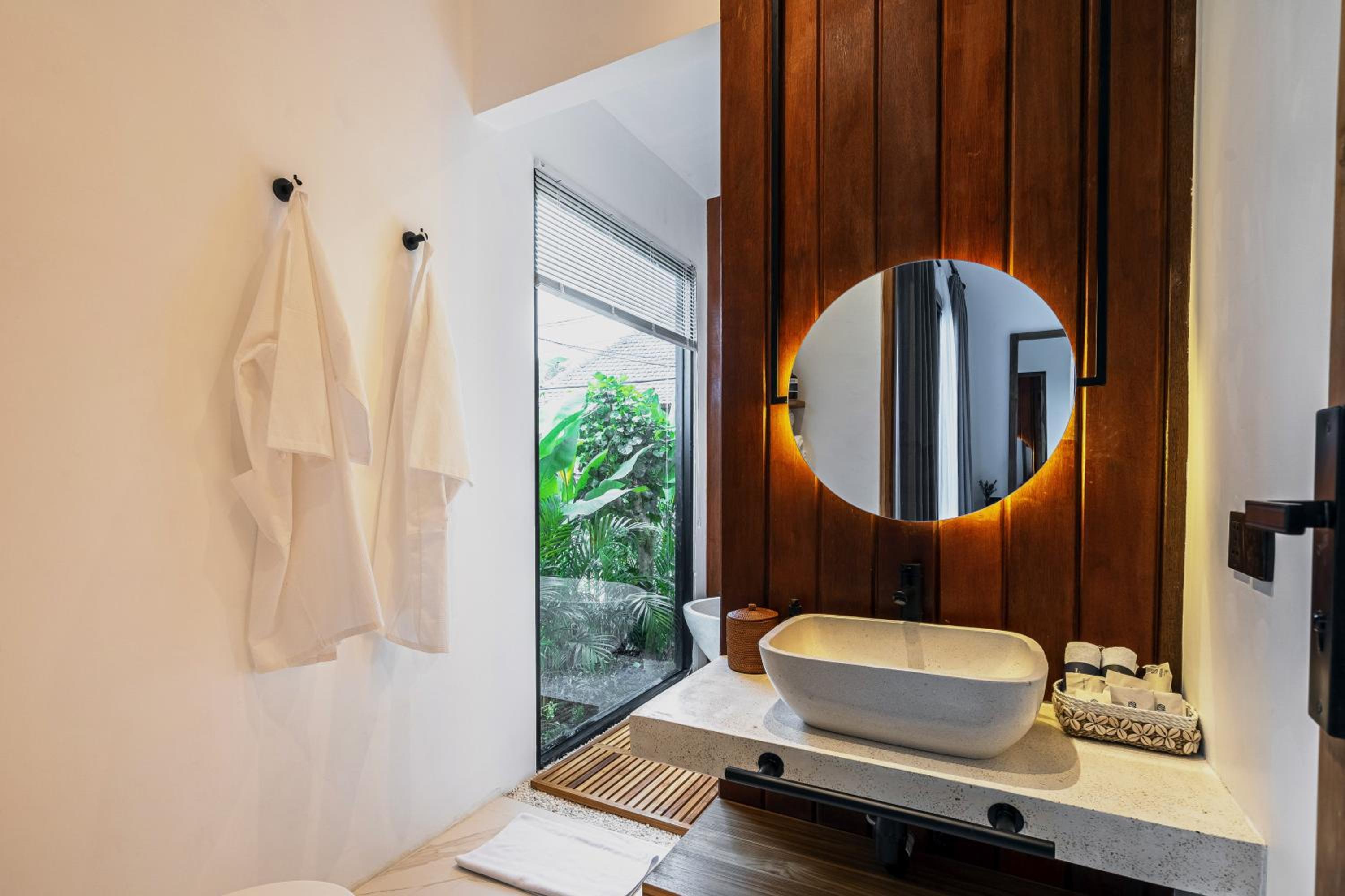 Blue Wave Villa by EVDEkimi Ubud