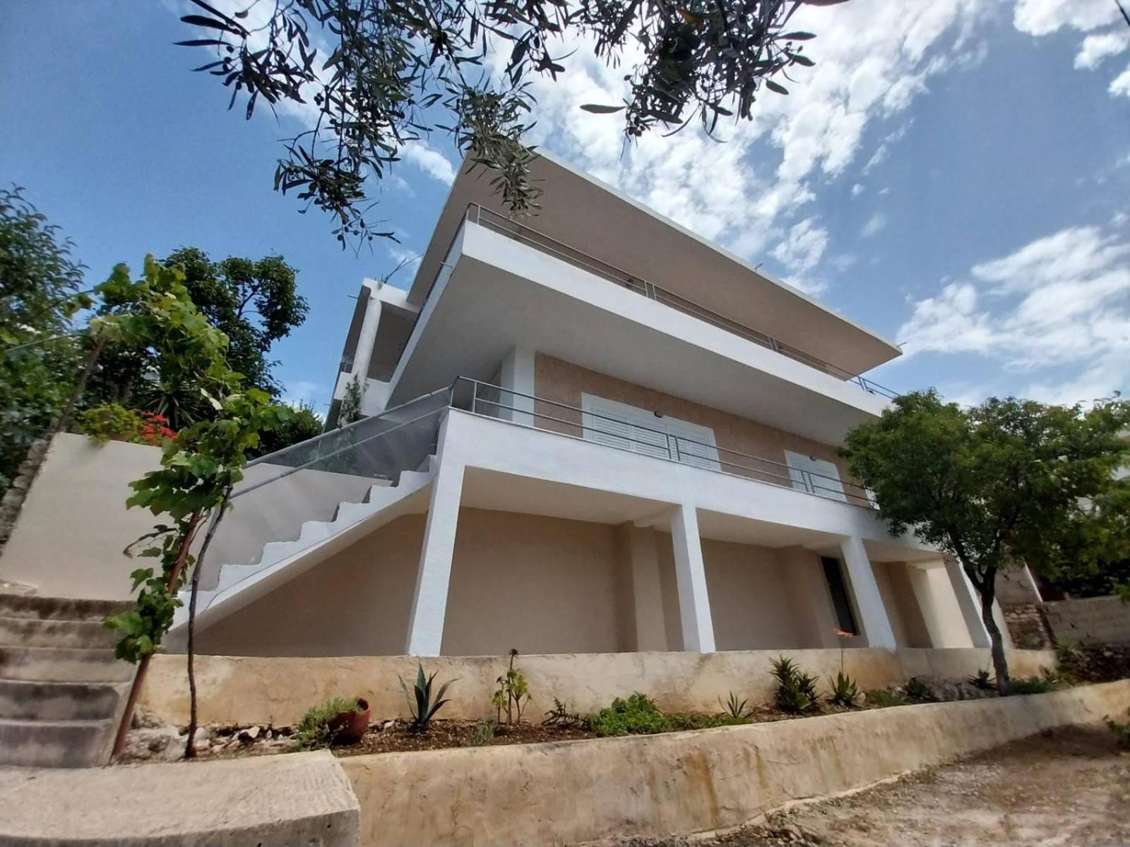 Thomas Apartments