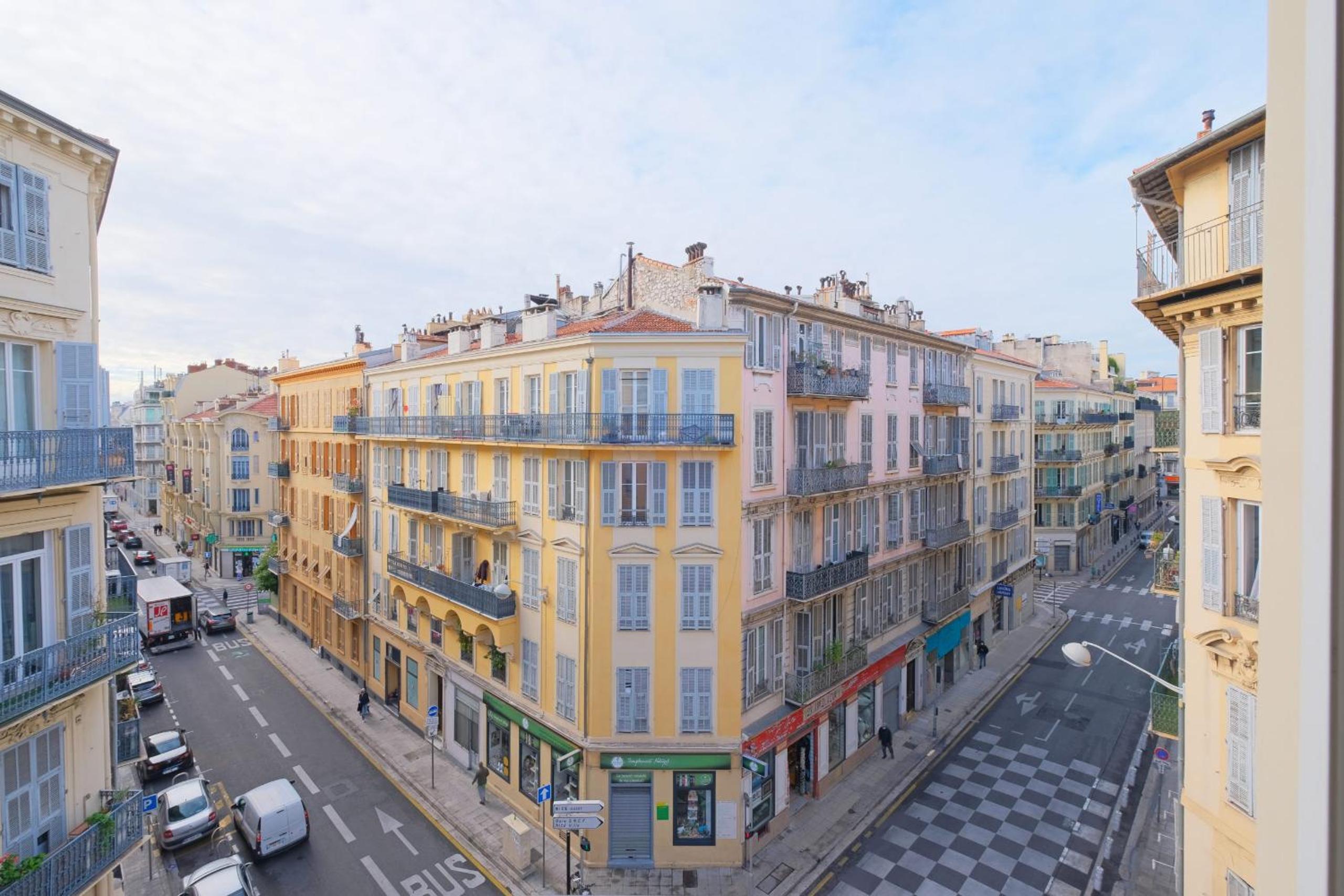L'Échappée de Nice Riviera I Centre-ville I Climatisé I Proche Gare et Plage I Idéal Couple et Famille