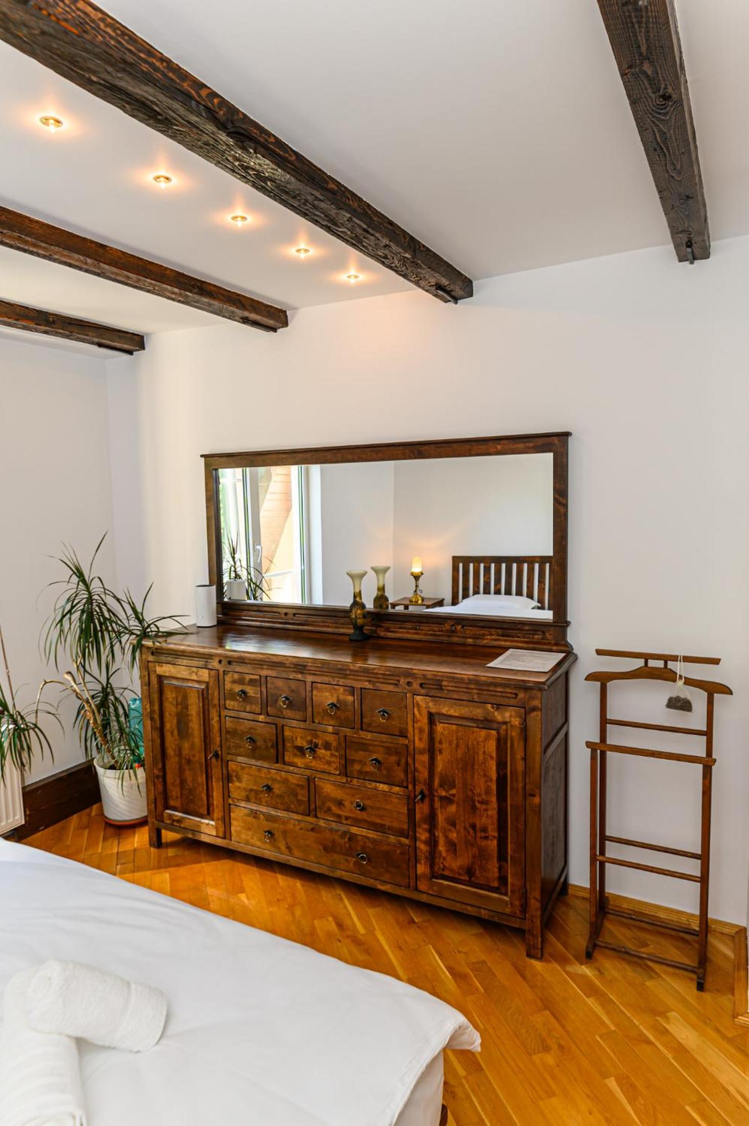 Brasov Central Escape - Rooms & Penthouse
