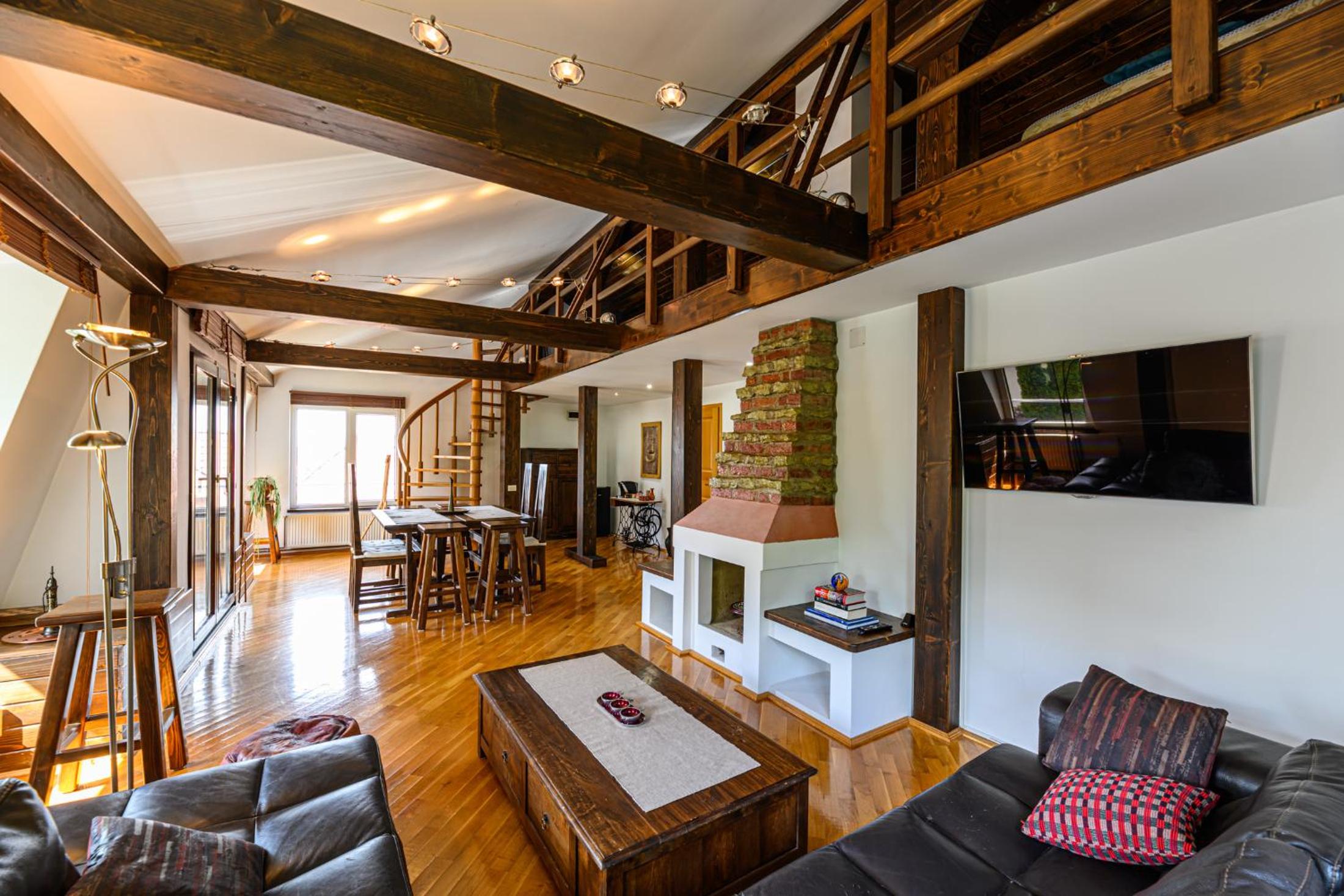 Brasov Central Escape - Rooms & Penthouse