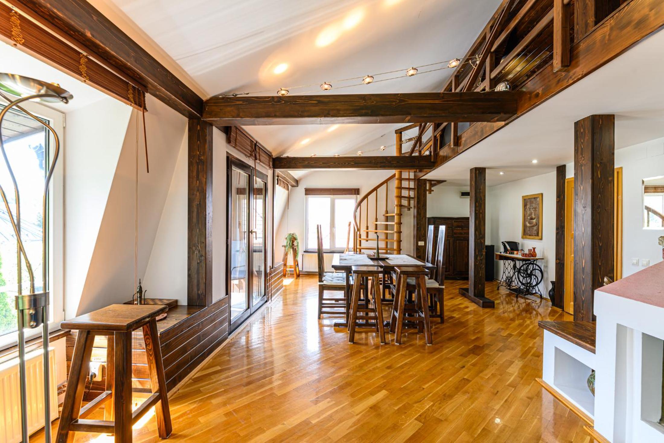 Brasov Central Escape - Rooms & Penthouse