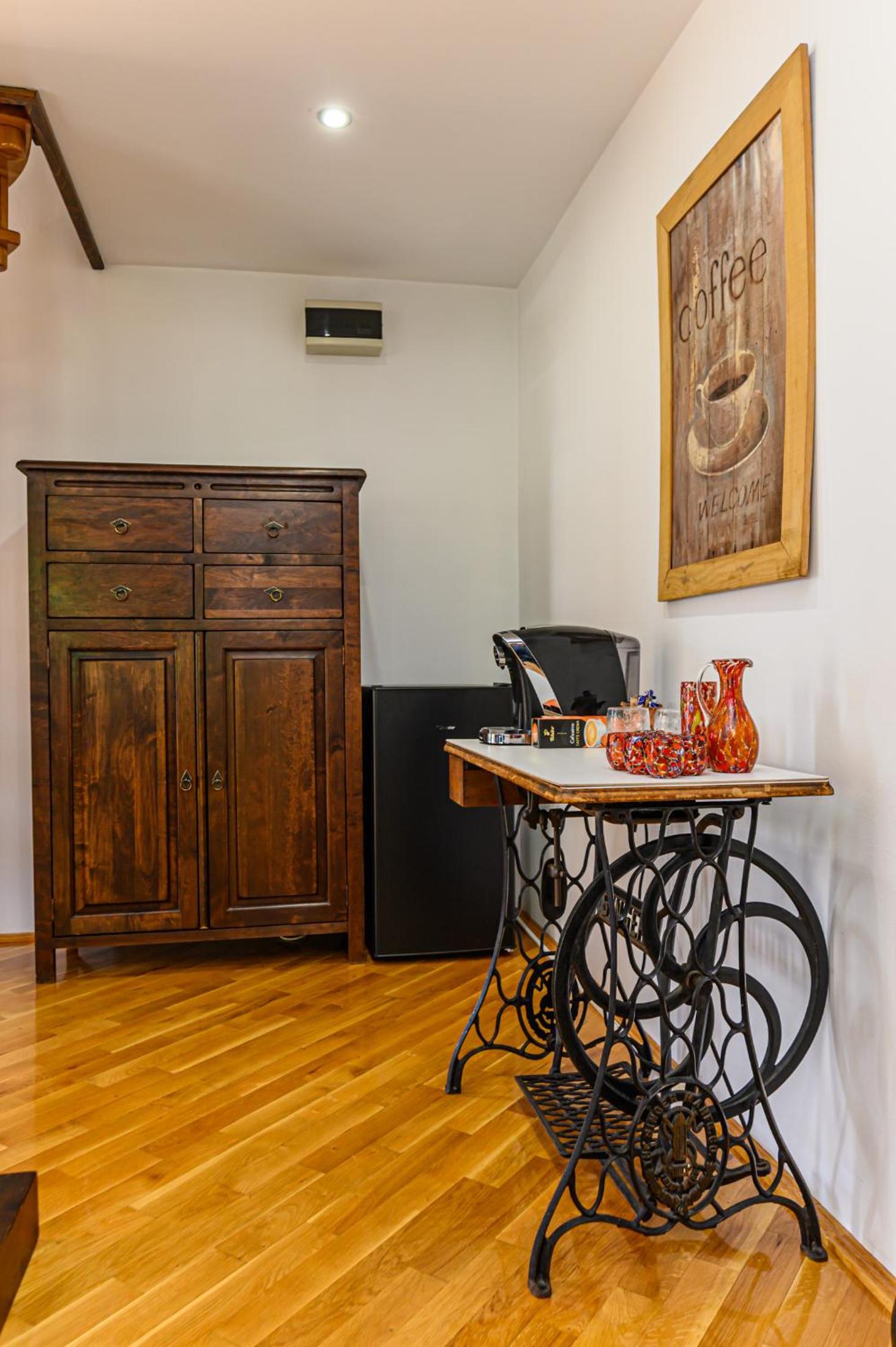 Brasov Central Escape - Rooms & Penthouse